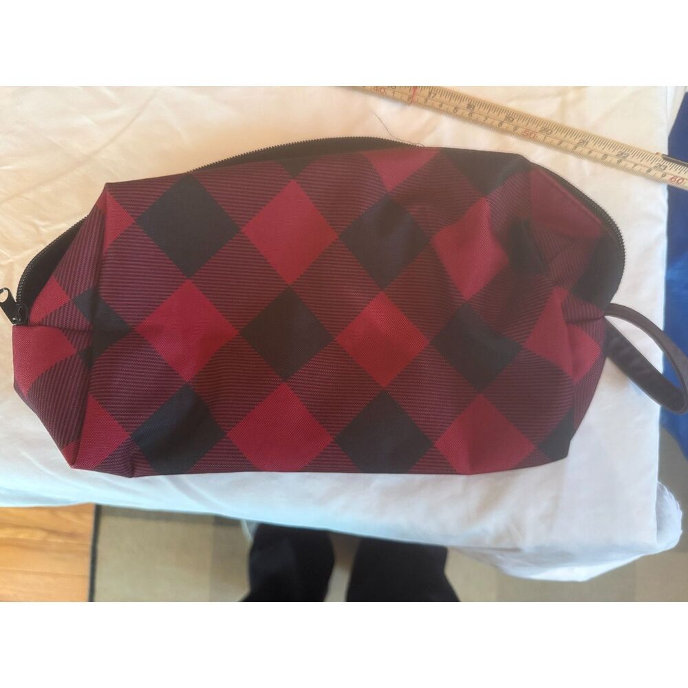 Maurice's Travel Bag Red/Black Plaid EUC